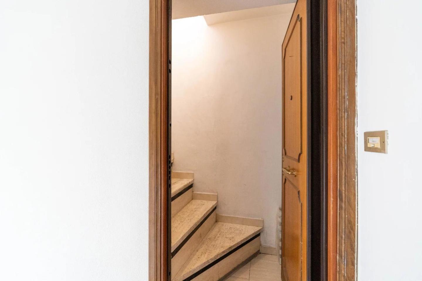 15 Min From Piazza Venezia Skyline Sanctuary In Trastevere Roma Exterior foto