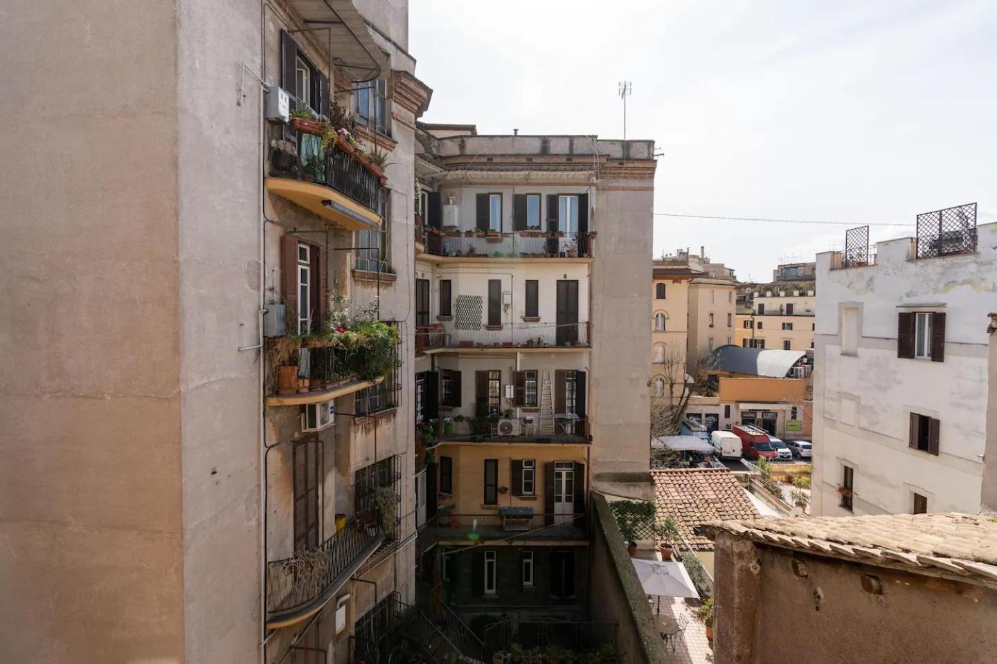 15 Min From Piazza Venezia Skyline Sanctuary In Trastevere Roma Exterior foto